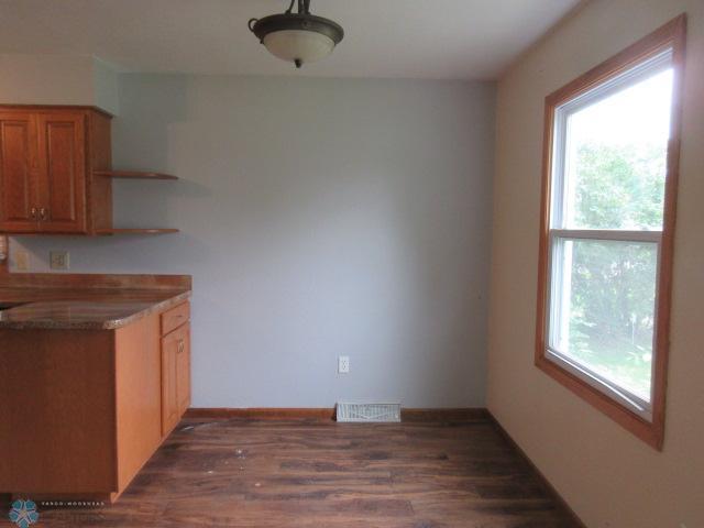 Jamestown, North Dakota 58401, United States, 4 Bedrooms Bedrooms, ,2 BathroomsBathrooms,Residential,Active,193108