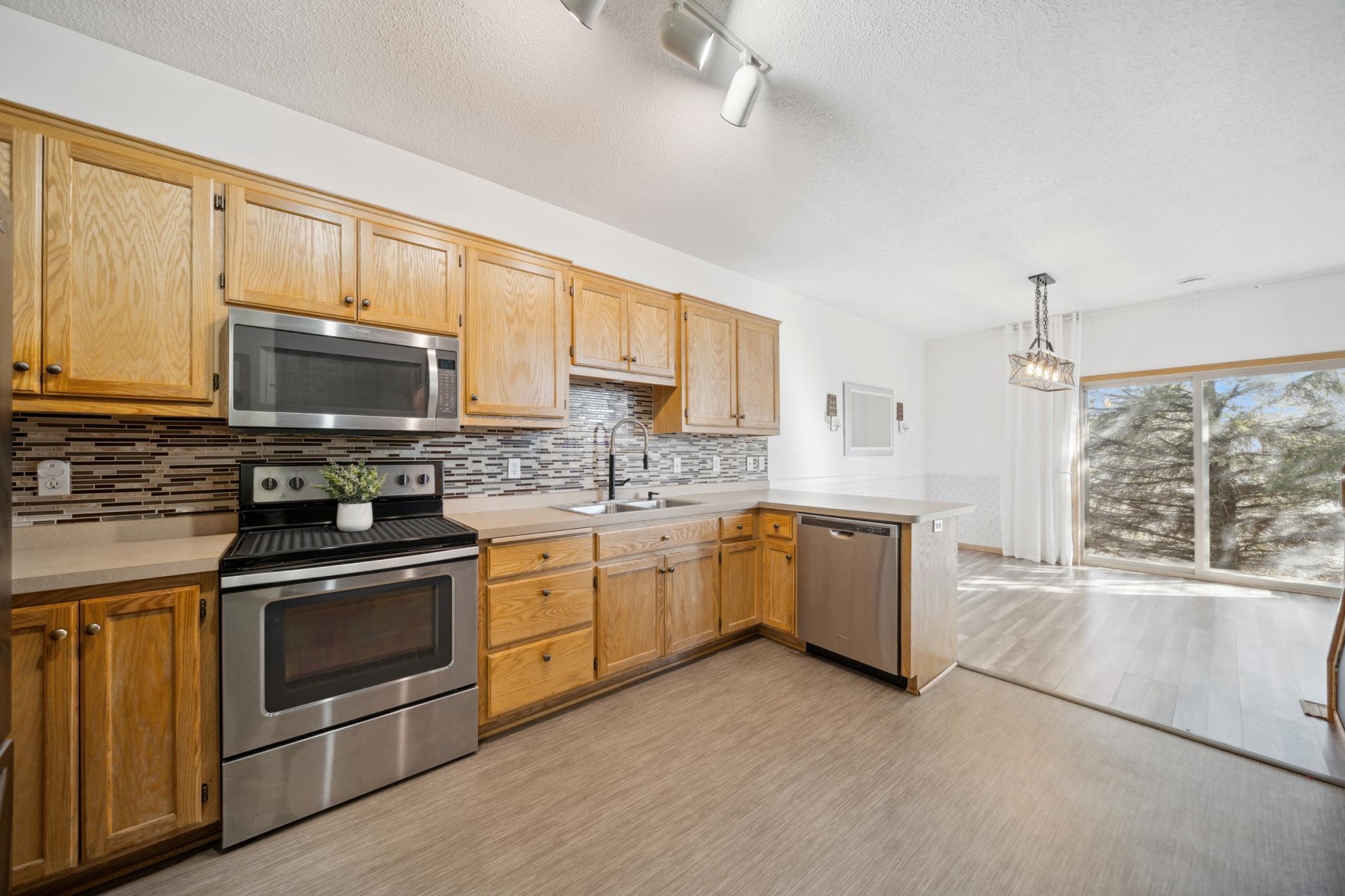 16917 Embers Avenue #1202, Lakeville, Minnesota image 9