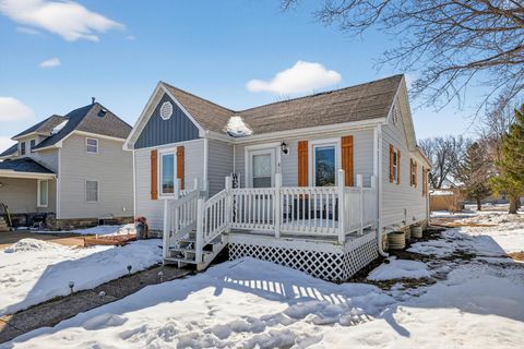 Homes For Sale - 411 South Street<br/> Dodge County, West Concord, MN 55985