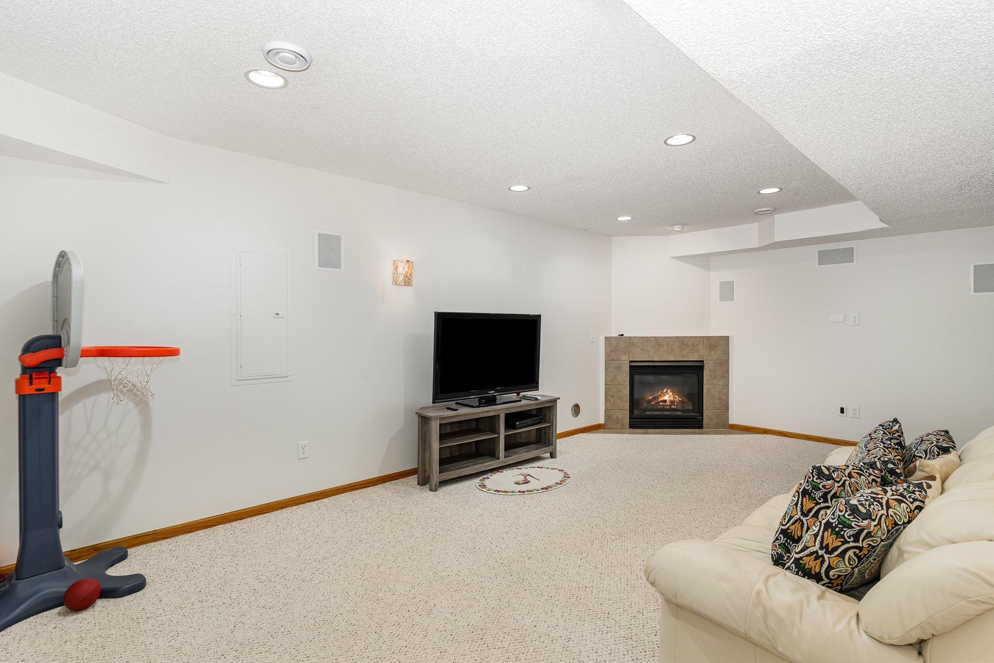5921 200th Street, Farmington, Minnesota image 30