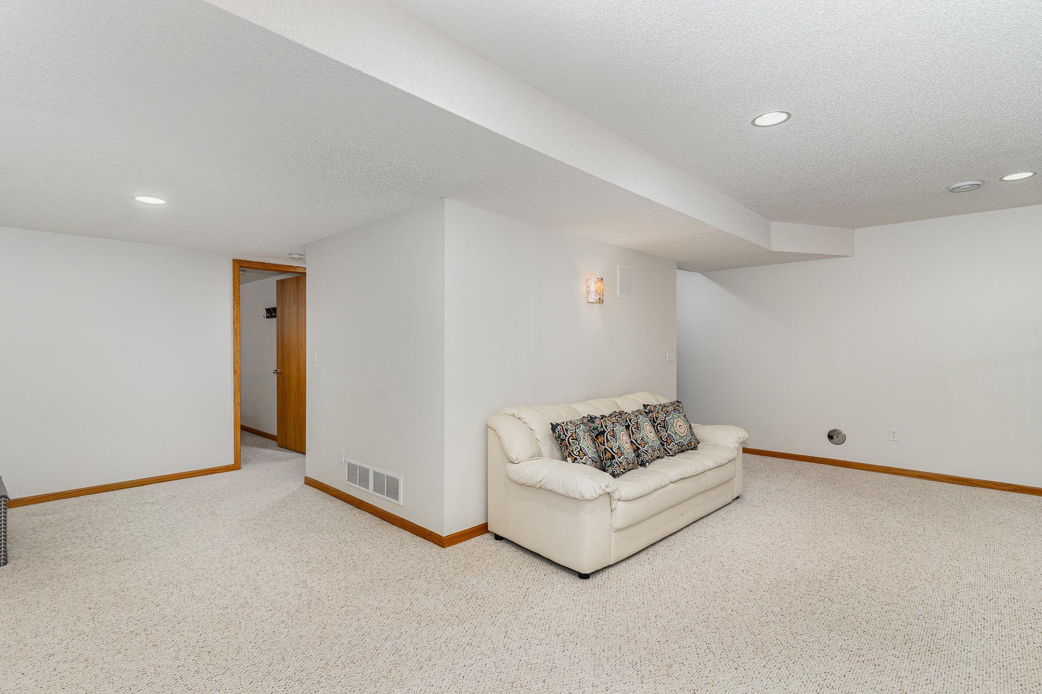 5921 200th Street, Farmington, Minnesota image 29