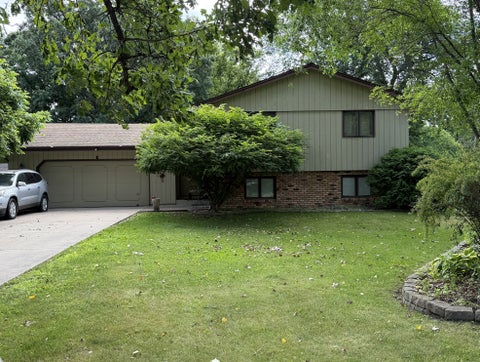 Homes For Sale - 8381 Eastwood Road<br/> Saint Paul, MN 55112