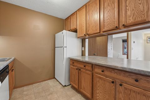 Condo For Sale - 4680 Tower Street<br/> Scott County, Prior Lake, MN 55372