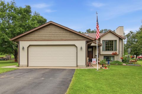 Homes For Sale - 1440 Birchwood Lane<br/> Eau Claire, WI 54703