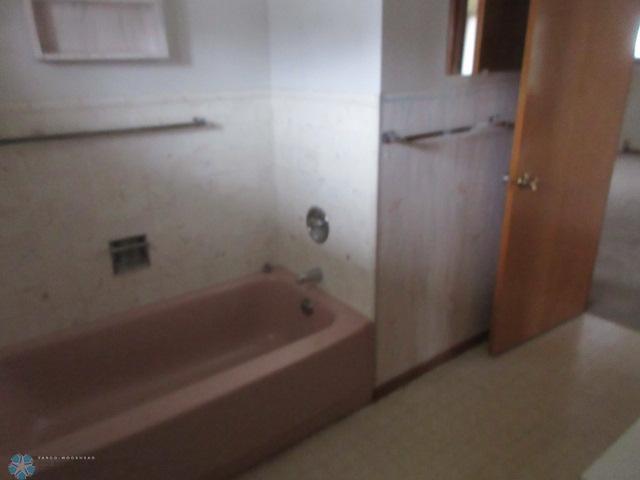 Lidgerwood, North Dakota 58053, United States, 2 Bedrooms Bedrooms, ,2 BathroomsBathrooms,Residential,Pending,60081