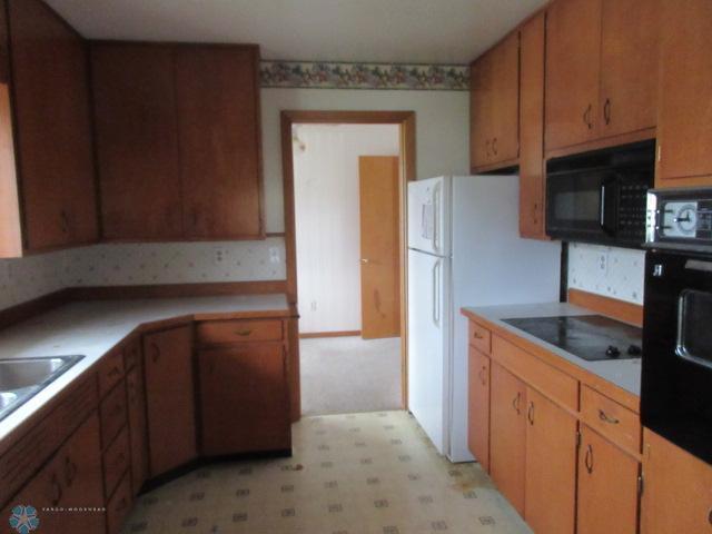 Lidgerwood, North Dakota 58053, United States, 2 Bedrooms Bedrooms, ,2 BathroomsBathrooms,Residential,Pending,60081