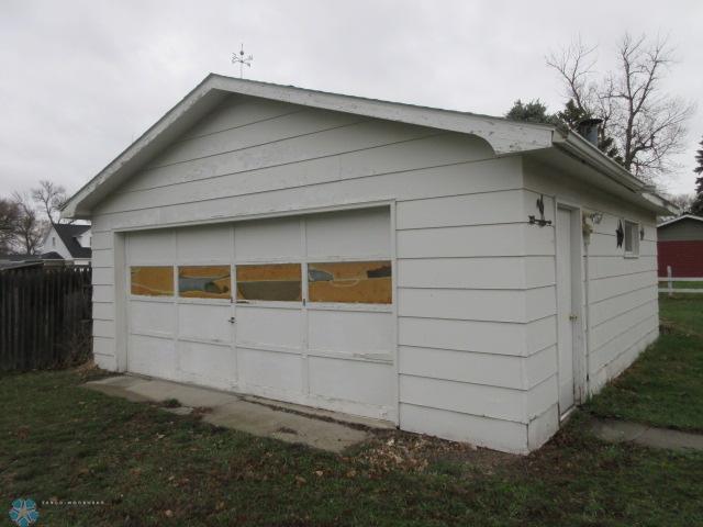 Lidgerwood, North Dakota 58053, United States, 2 Bedrooms Bedrooms, ,2 BathroomsBathrooms,Residential,Pending,60081
