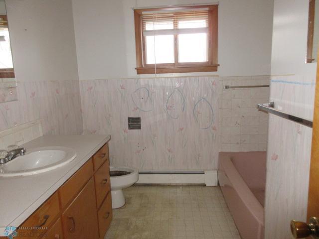 Lidgerwood, North Dakota 58053, United States, 2 Bedrooms Bedrooms, ,2 BathroomsBathrooms,Residential,Pending,60081
