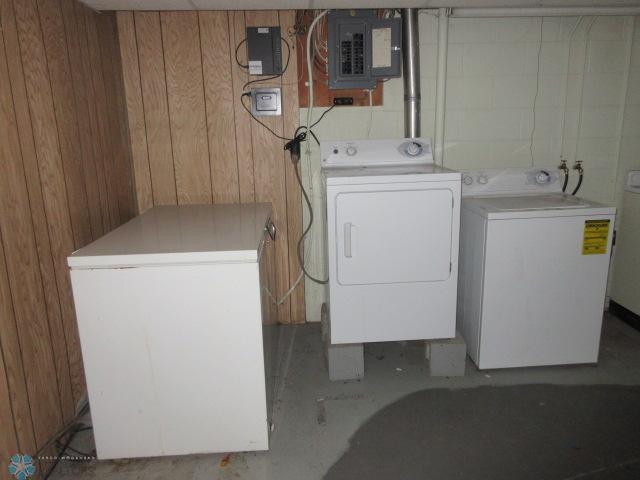 Lidgerwood, North Dakota 58053, United States, 2 Bedrooms Bedrooms, ,2 BathroomsBathrooms,Residential,Pending,60081