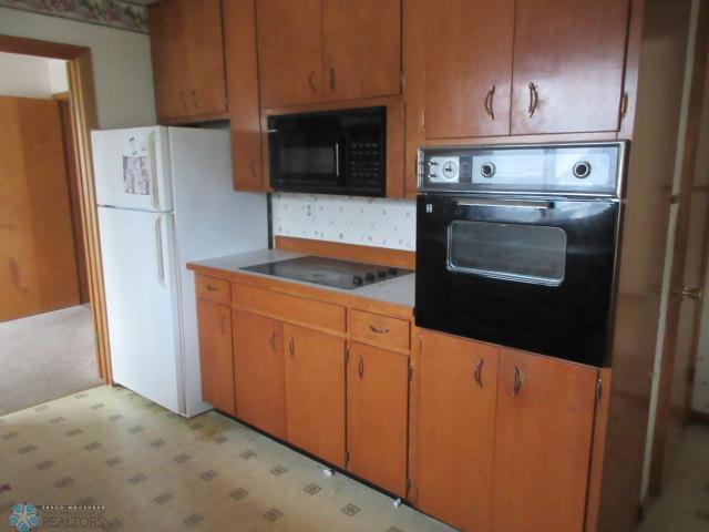 Lidgerwood, North Dakota 58053, United States, 2 Bedrooms Bedrooms, ,2 BathroomsBathrooms,Residential,Pending,60081
