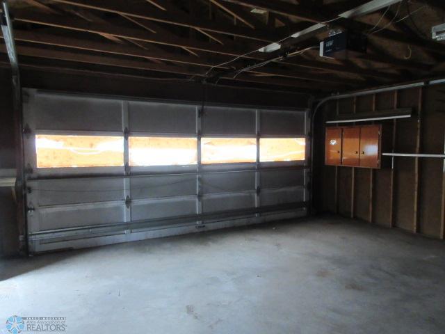 Lidgerwood, North Dakota 58053, United States, 2 Bedrooms Bedrooms, ,2 BathroomsBathrooms,Residential,Pending,60081