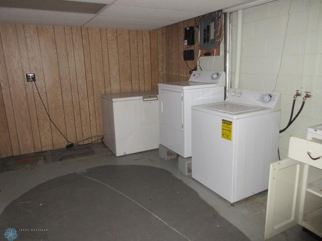 Lidgerwood, North Dakota 58053, United States, 2 Bedrooms Bedrooms, ,2 BathroomsBathrooms,Residential,Pending,60081