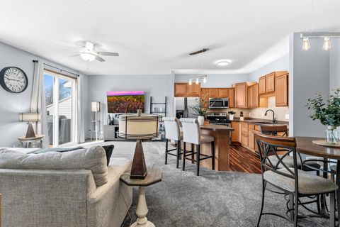 Townhouse For Sale - 20116 Holister Lane<br/> Lakeville, MN 55044