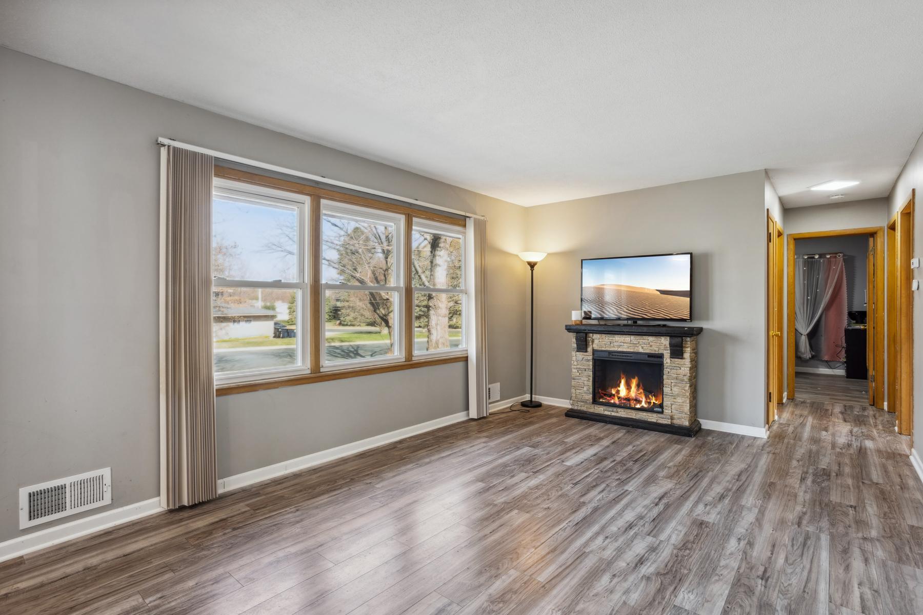 619 Jefferson Street, Shakopee, Minnesota image 3