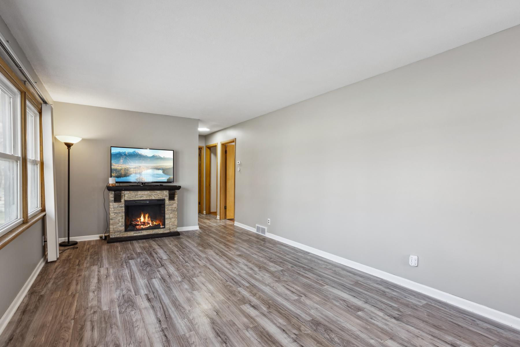 619 Jefferson Street, Shakopee, Minnesota image 2