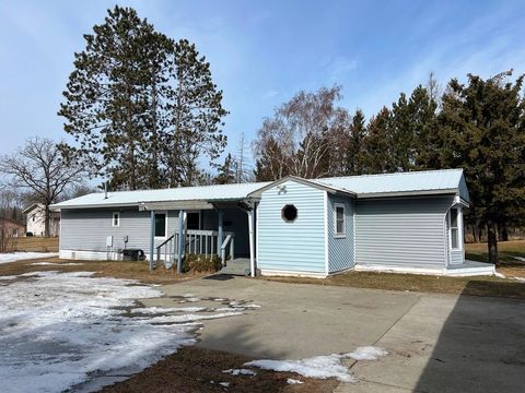 Homes For Sale - 726 2nd Street<br/> Itasca County, Deer River, MN 56636