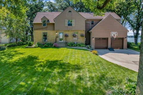 Homes For Sale - 1210 Albion Avenue<br/> Martin County, Fairmont, MN 56031