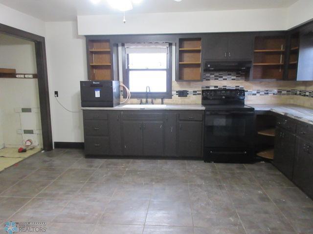 Jamestown, North Dakota 58401, United States, 4 Bedrooms Bedrooms, ,2 BathroomsBathrooms,Residential,Active,95395