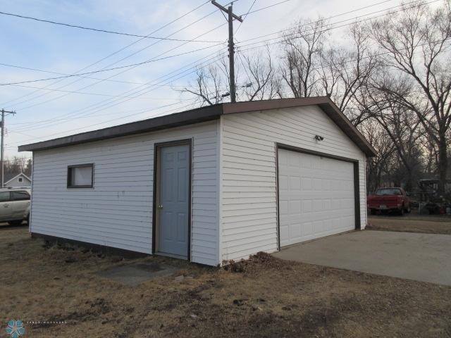 Jamestown, North Dakota 58401, United States, 4 Bedrooms Bedrooms, ,2 BathroomsBathrooms,Residential,Active,95395
