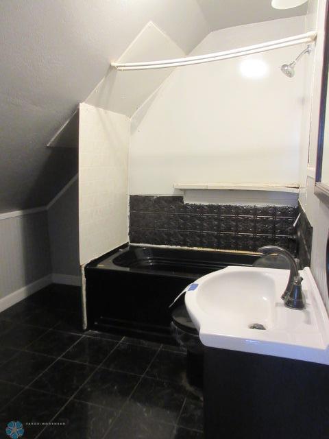 Jamestown, North Dakota 58401, United States, 4 Bedrooms Bedrooms, ,2 BathroomsBathrooms,Residential,Active,95395