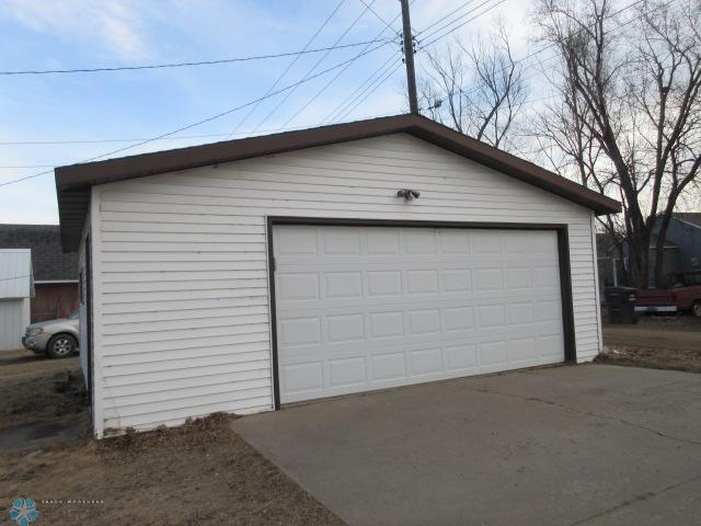 Jamestown, North Dakota 58401, United States, 4 Bedrooms Bedrooms, ,2 BathroomsBathrooms,Residential,Active,95395