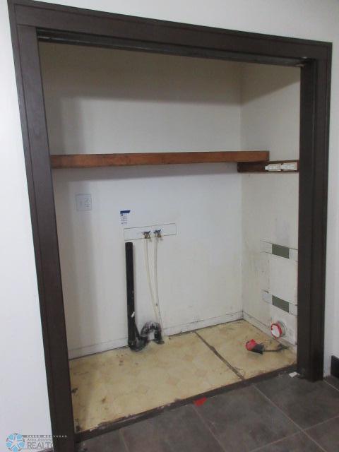 Jamestown, North Dakota 58401, United States, 4 Bedrooms Bedrooms, ,2 BathroomsBathrooms,Residential,Active,95395