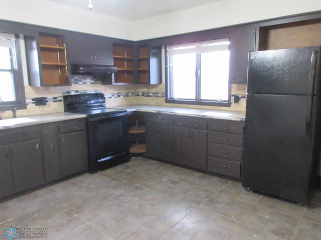 Jamestown, North Dakota 58401, United States, 4 Bedrooms Bedrooms, ,2 BathroomsBathrooms,Residential,Active,95395