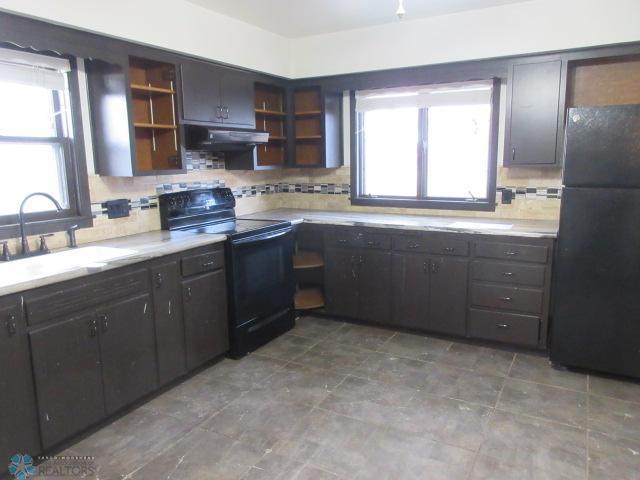 Jamestown, North Dakota 58401, United States, 4 Bedrooms Bedrooms, ,2 BathroomsBathrooms,Residential,Active,95395