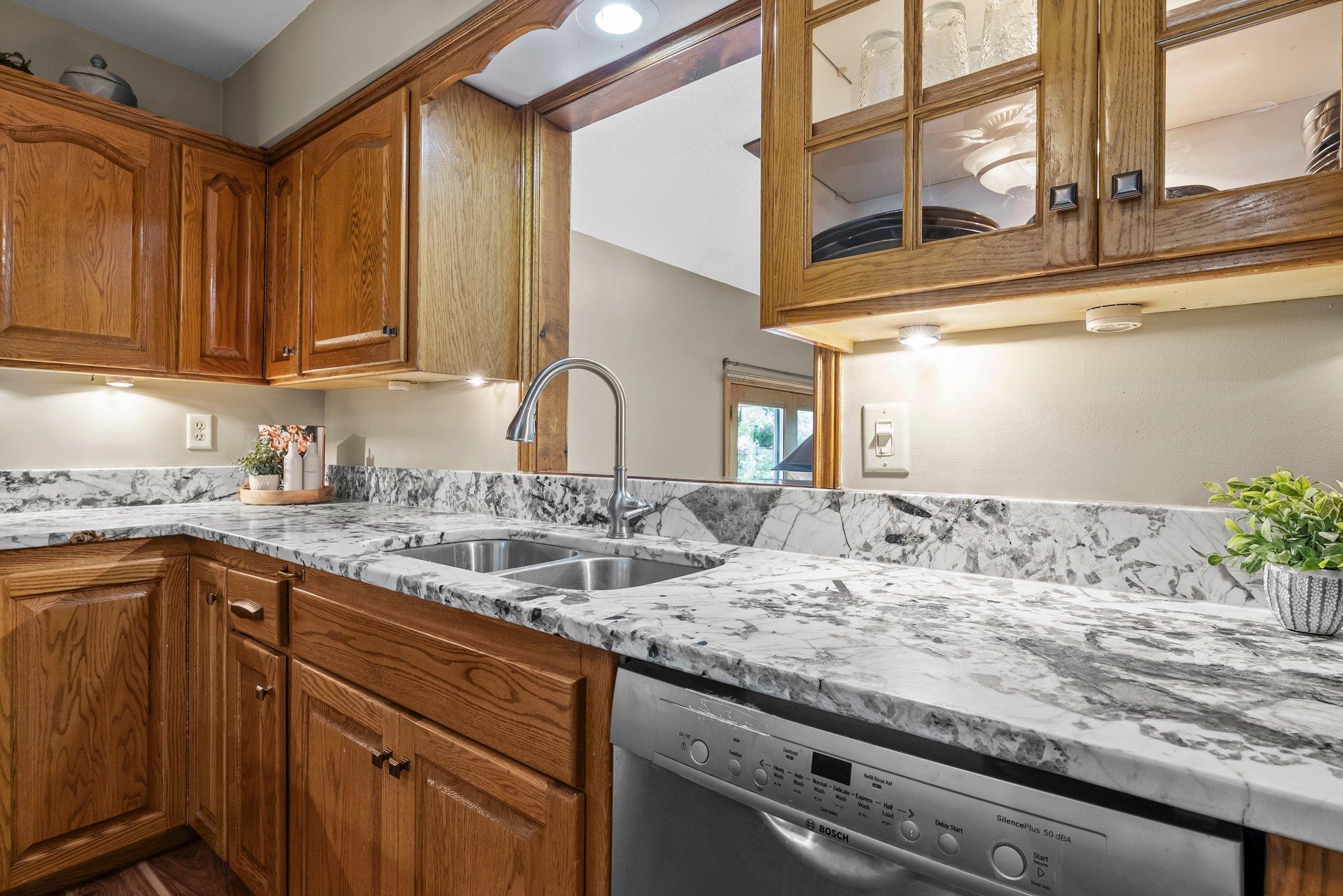 972 Birch Street, Circle Pines, Minnesota image 22