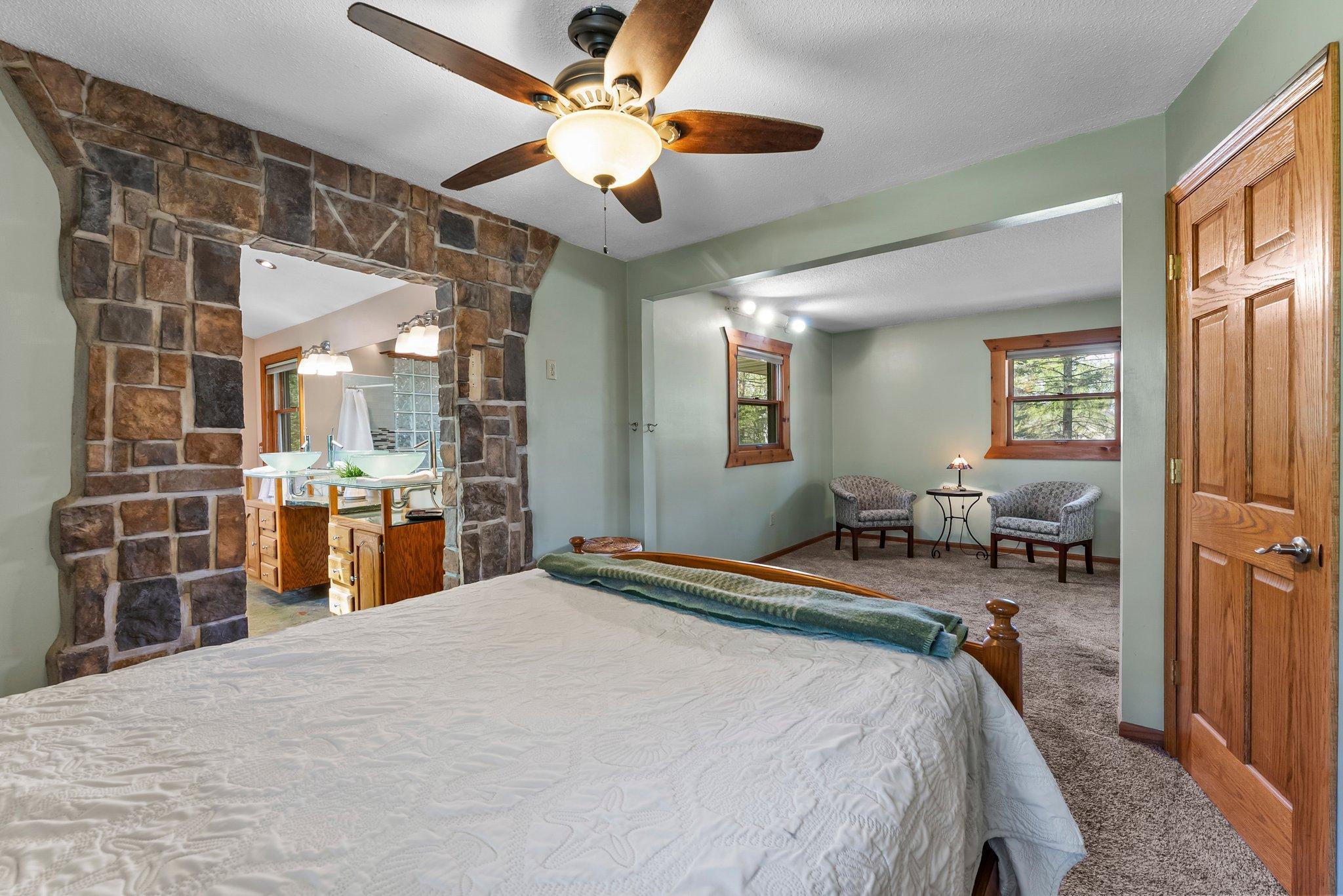 972 Birch Street, Circle Pines, Minnesota image 35