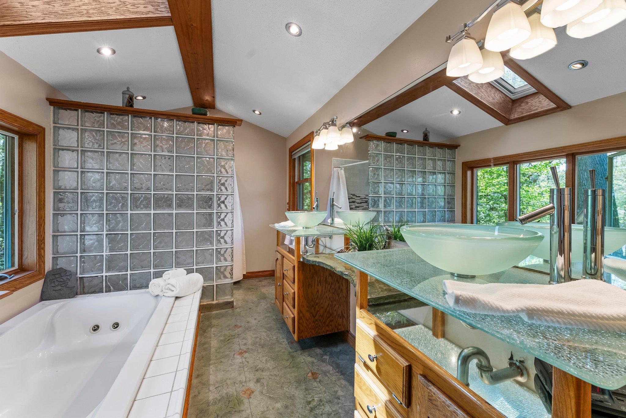 972 Birch Street, Circle Pines, Minnesota image 40