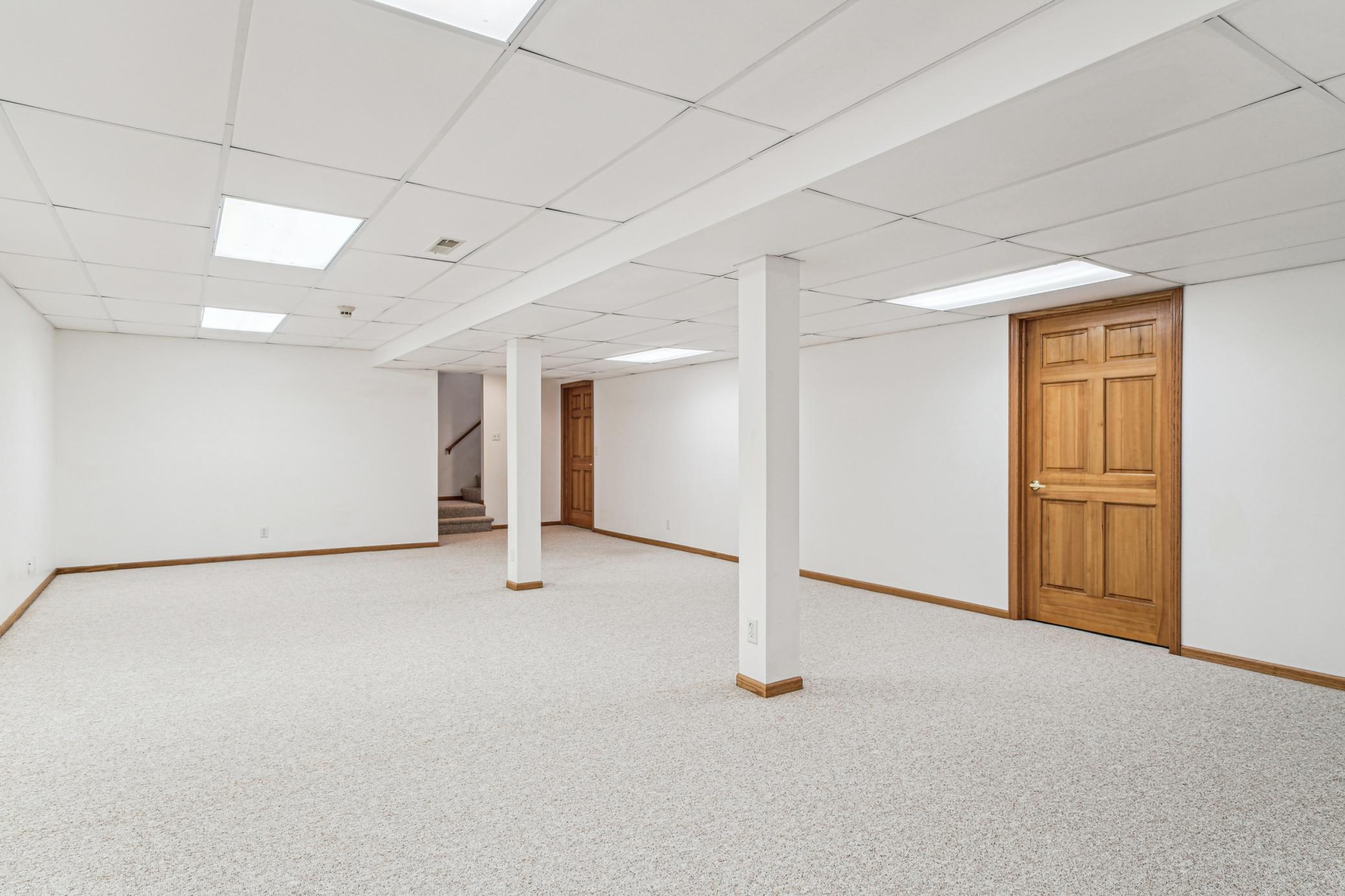 2090 Knollwood Drive, Fairmont, Minnesota image 23