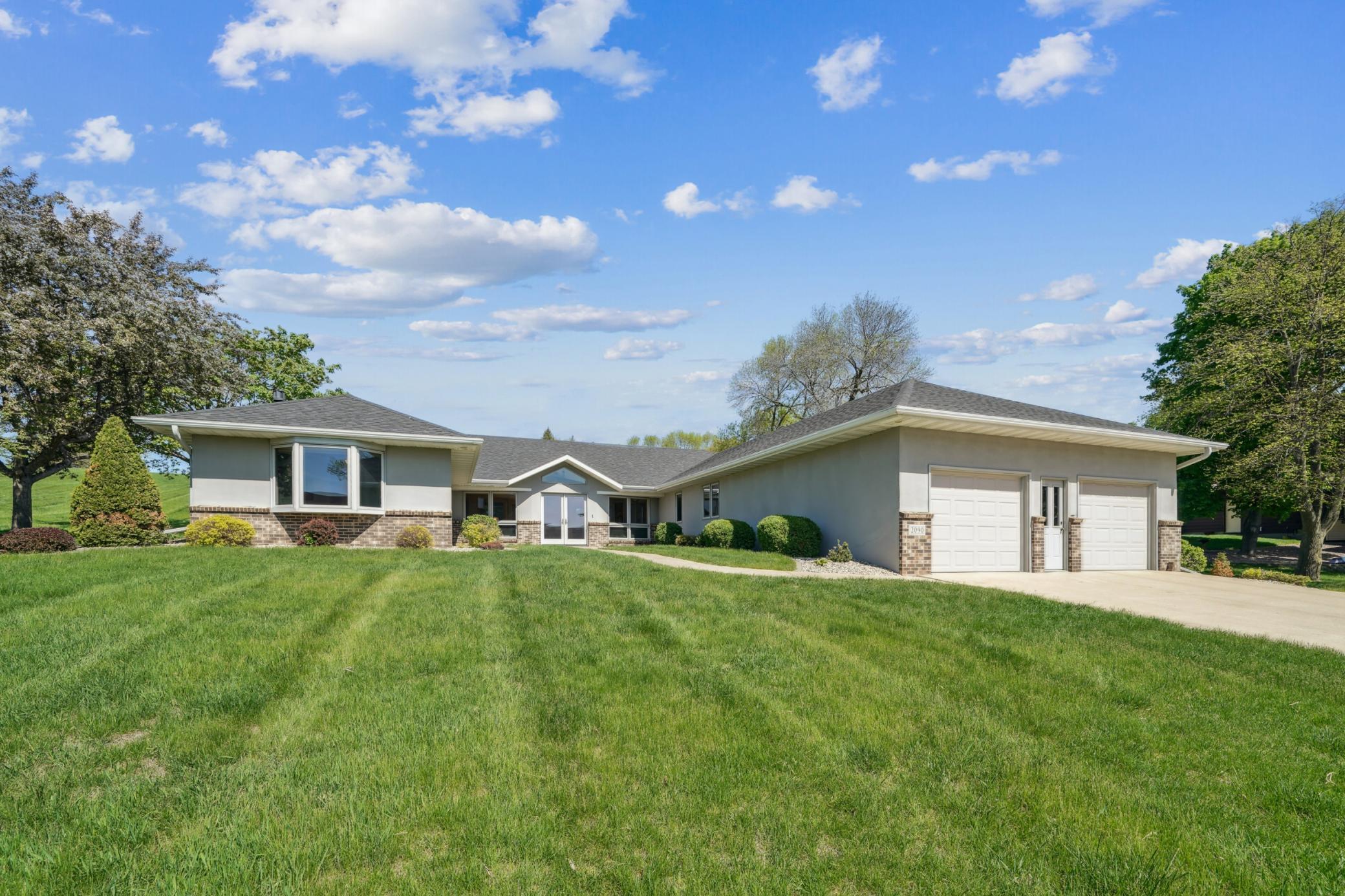 2090 Knollwood Drive, Fairmont, Minnesota image 1