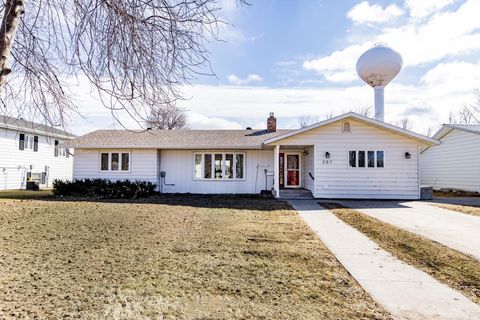 Homes For Sale - 207 4th Avenue<br/> Hillsboro, ND 58045