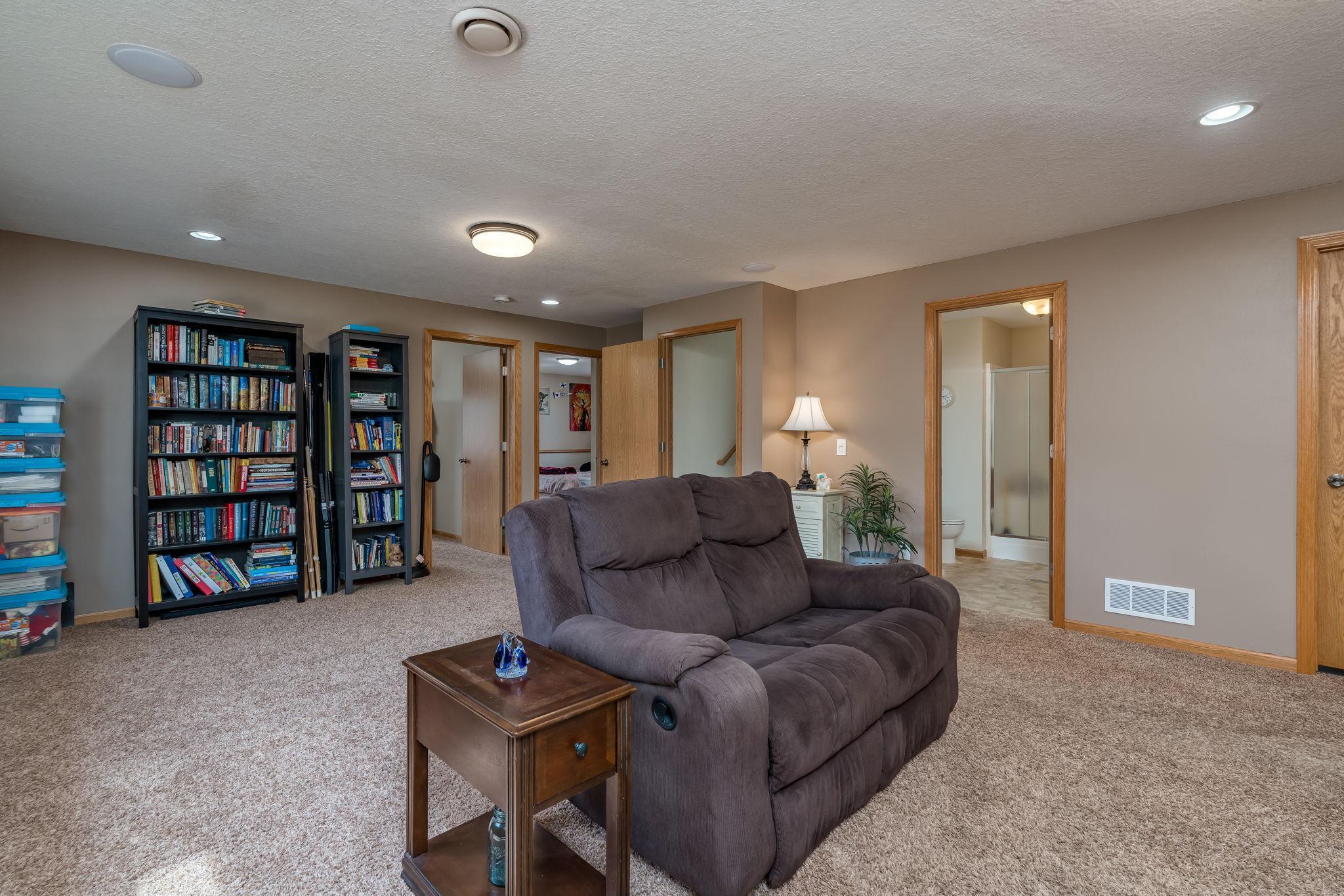 121 Torrey Pines Court, Mankato, Minnesota image 25