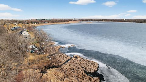 Townhouse For Sale - 140 W Eagle Lake Drive<br/> Maple Grove, MN 55369