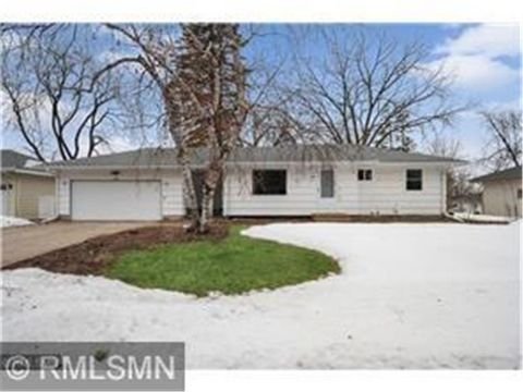 Homes For Sale - 5825 Decatur Avenue<br/> Hennepin County, Minneapolis, MN 55428