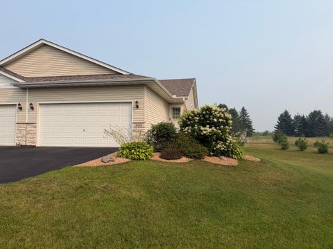 Townhouse For Sale - 38260 Explorer Circle<br/> North Branch, MN 55056