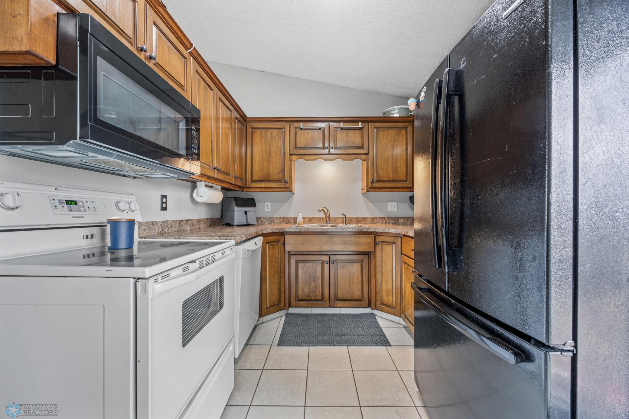 814 Rensvold Boulevard, Moorhead, Minnesota image 9
