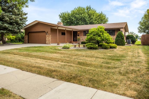 Homes For Sale - 3631 Par Street<br/> Fargo, ND 58102