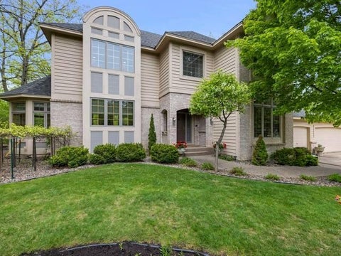 Homes For Sale - 14700 White Oak Drive<br/> Burnsville, MN 55337
