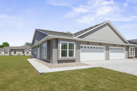 Homes For Sale - 1021 Golf Course Road<br/> Mcleod County, Hutchinson, MN 55350