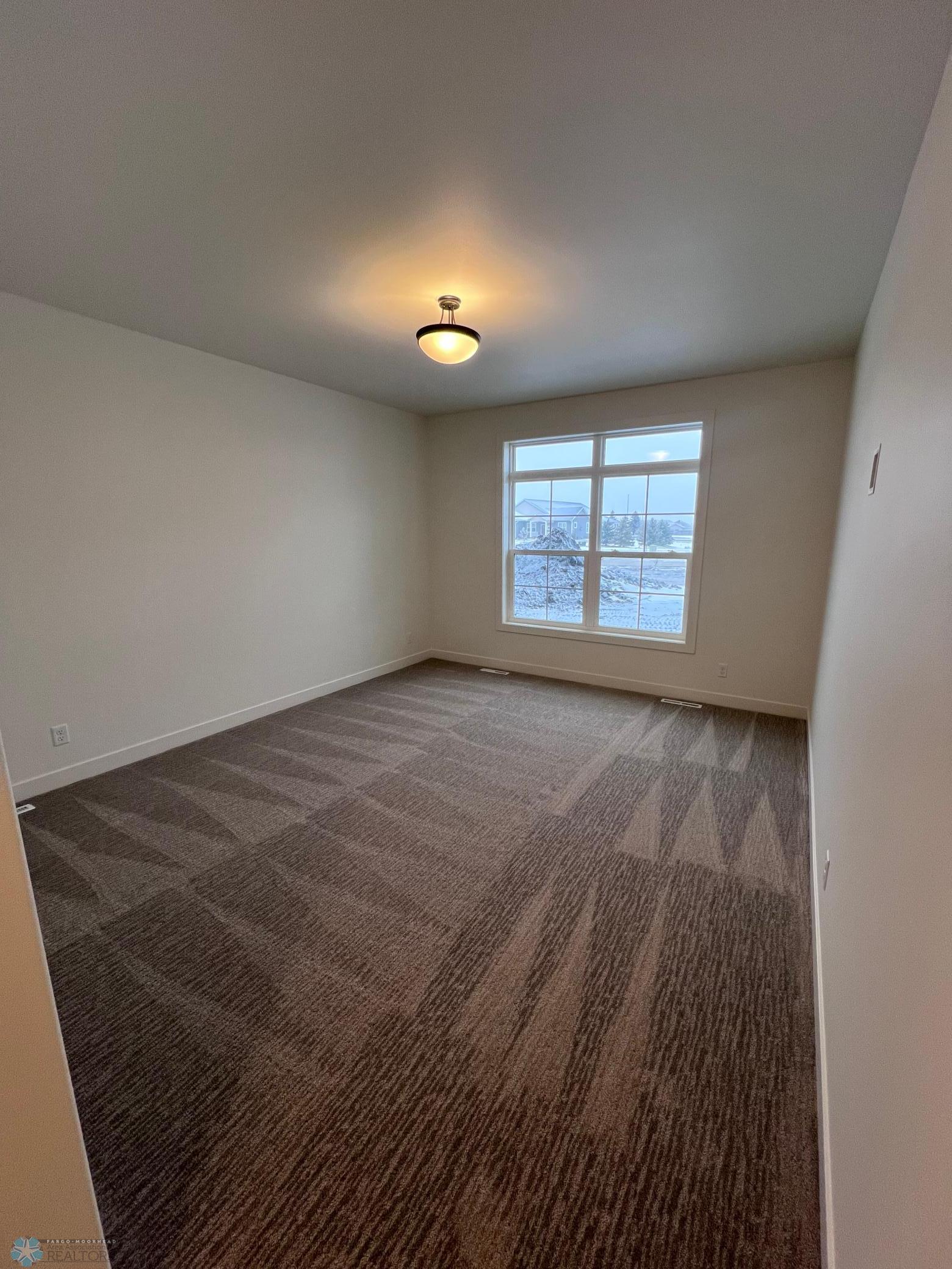 Fargo, North Dakota 58104, United States, 3 Bedrooms Bedrooms, ,3 BathroomsBathrooms,Residential,Pending,23726