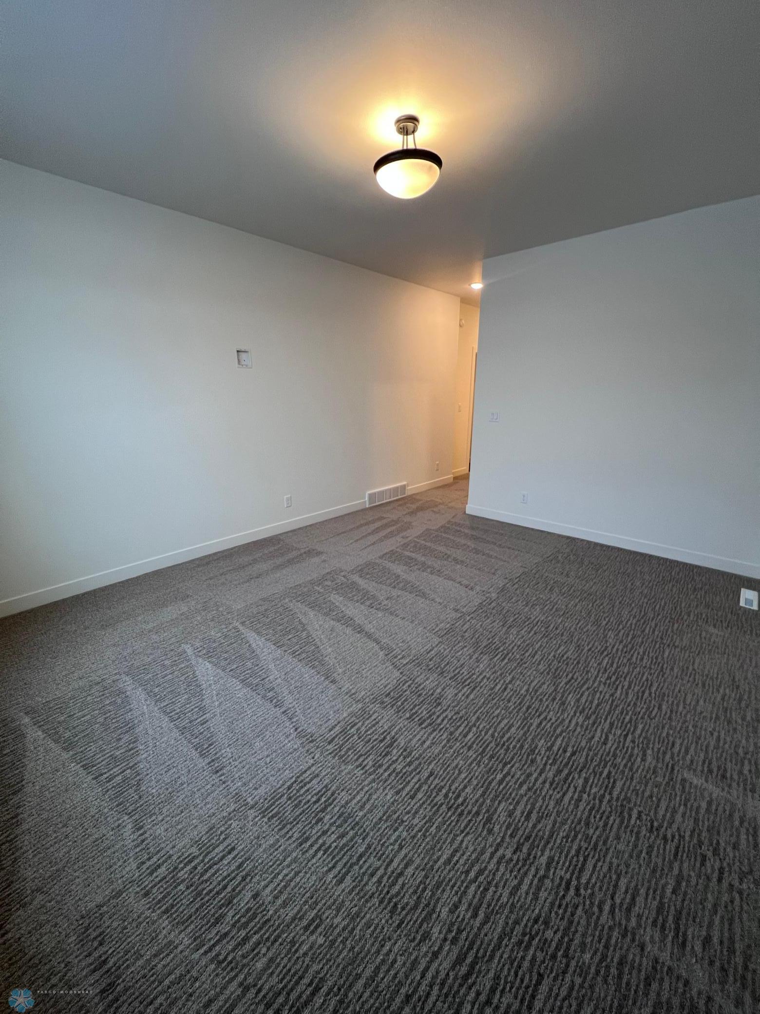 Fargo, North Dakota 58104, United States, 3 Bedrooms Bedrooms, ,3 BathroomsBathrooms,Residential,Pending,23726