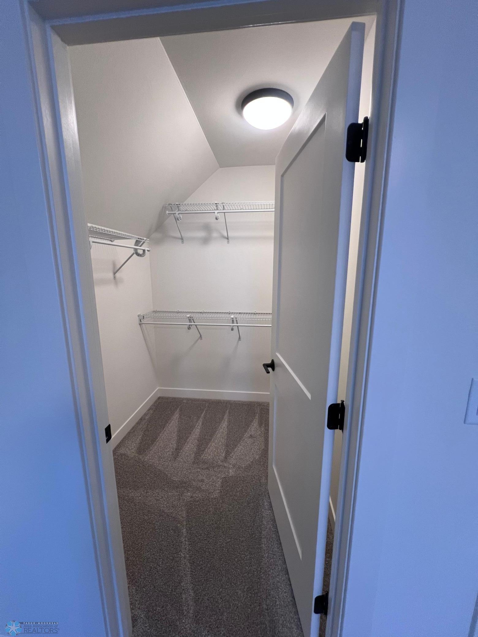 Fargo, North Dakota 58104, United States, 3 Bedrooms Bedrooms, ,3 BathroomsBathrooms,Residential,Pending,23726