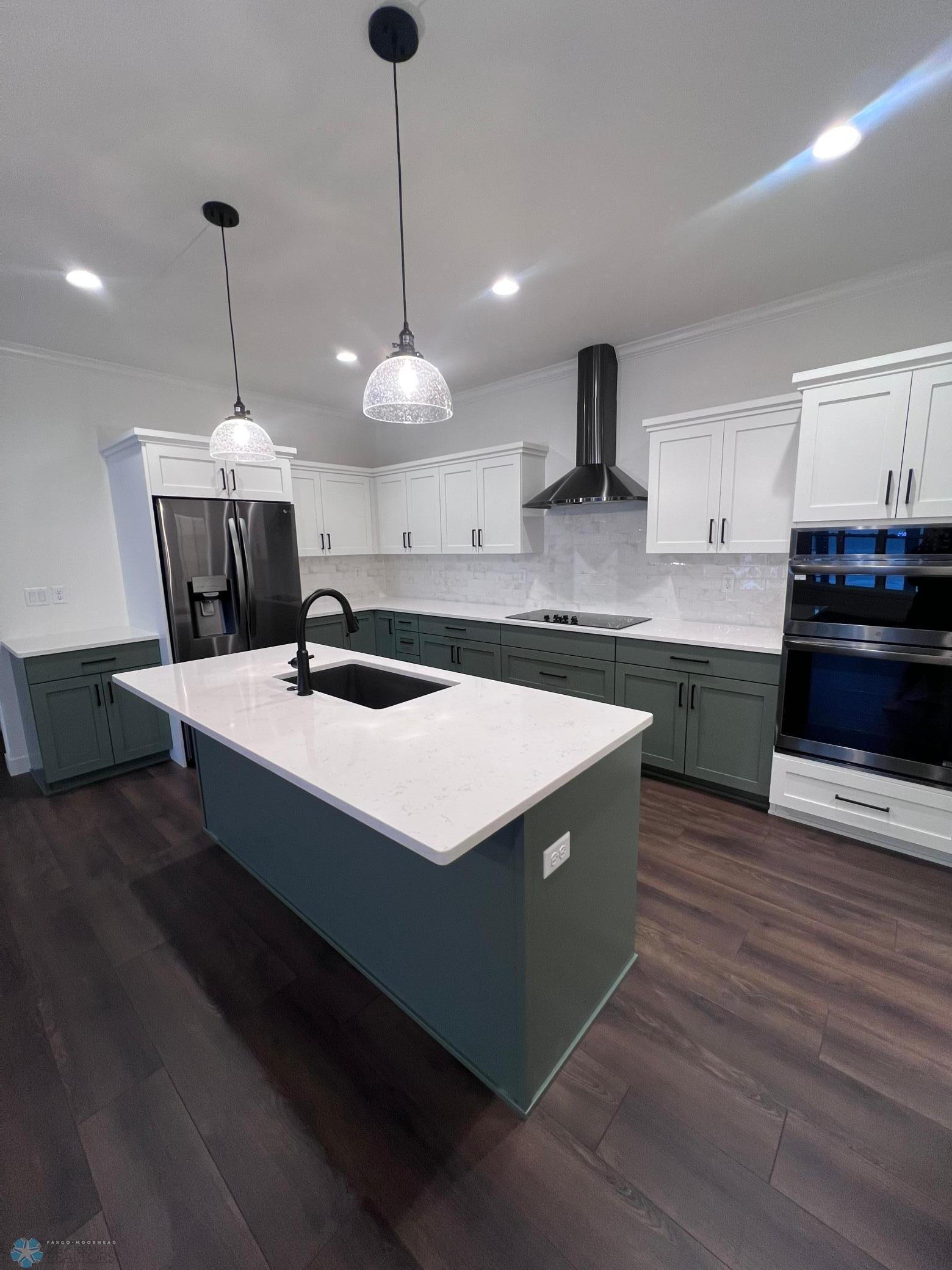 Fargo, North Dakota 58104, United States, 3 Bedrooms Bedrooms, ,3 BathroomsBathrooms,Residential,Pending,23726