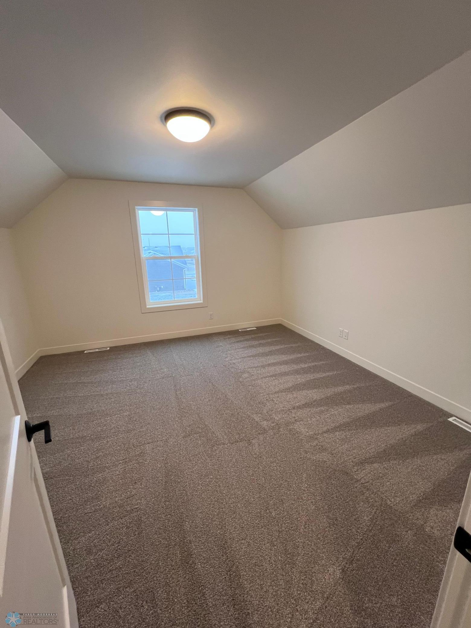 Fargo, North Dakota 58104, United States, 3 Bedrooms Bedrooms, ,3 BathroomsBathrooms,Residential,Pending,23726