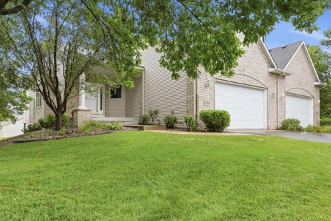 Townhouse For Sale - 20584 Kearney Path<br/> Lakeville, MN 55044