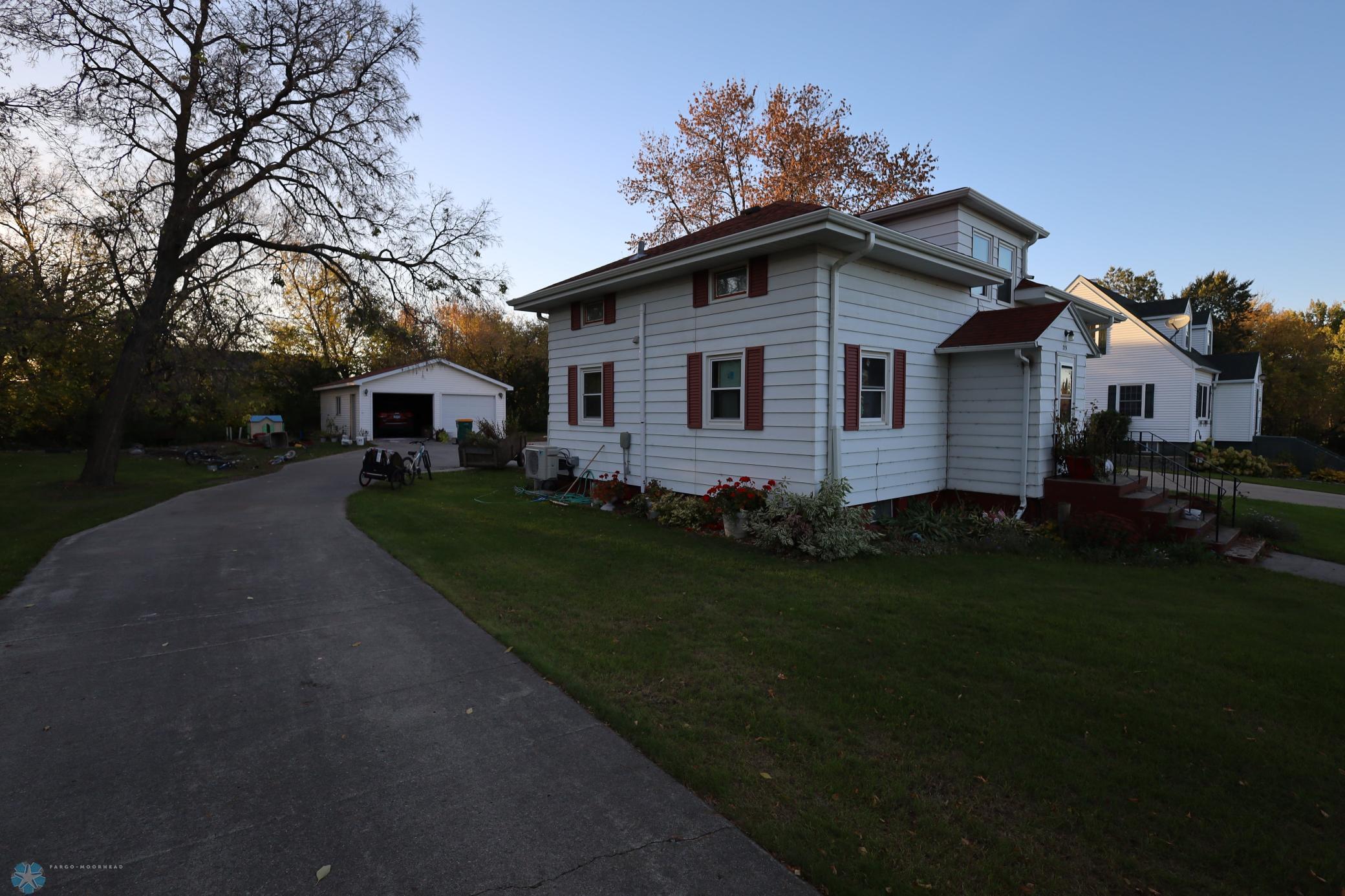 215 3rd Street, Hillsboro, North Dakota image 28