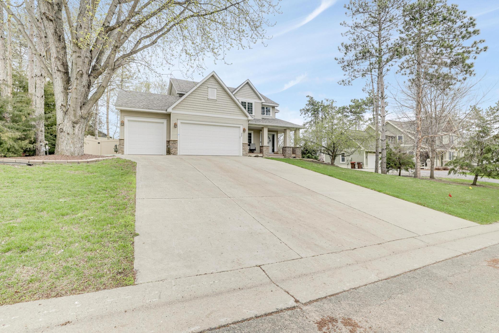 562 Hillside Drive, Prescott, Wisconsin image 2